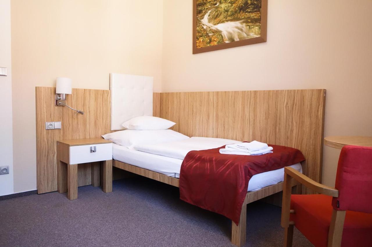 Hotel Astoria Jachymov Luaran gambar