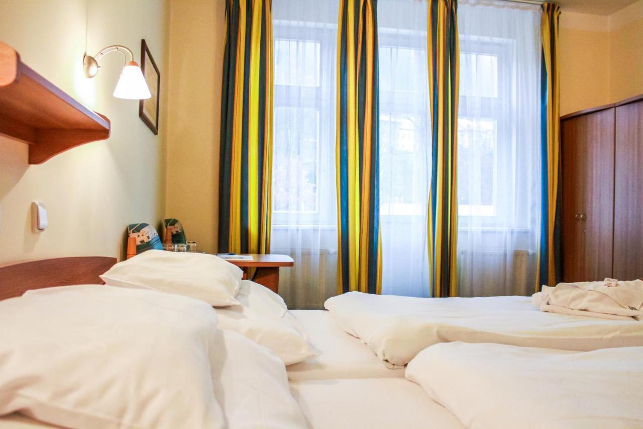 Hotel Astoria Jachymov Luaran gambar
