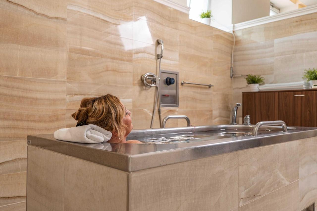 Hotel Astoria Jachymov Luaran gambar